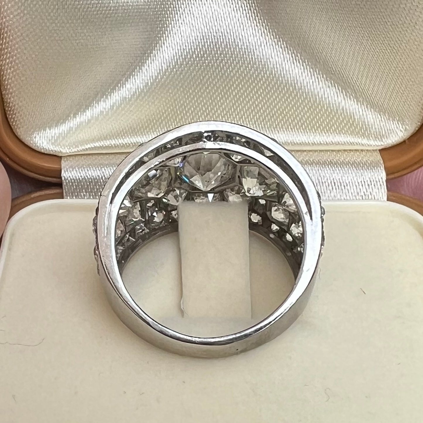 Platin-Bandring mit Altminendiamanten 7 ct GIA