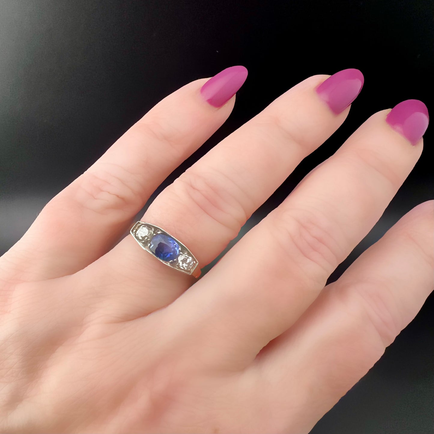 Trilogie-Ring aus 14 Karat Gold mit Saphir und alten Minendiamanten