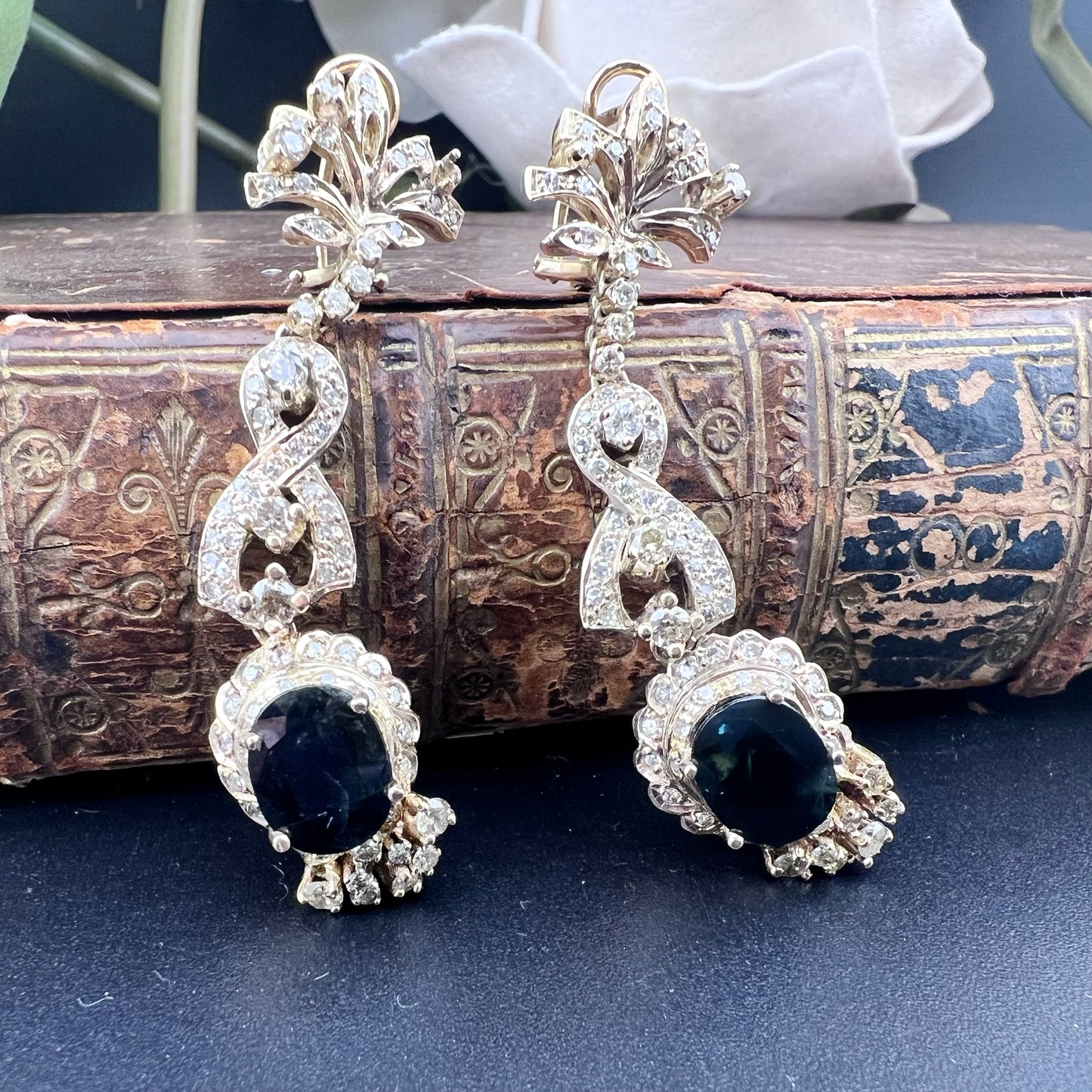 Grandi Orecchini Pendenti Vintage con Zaffiri Naturali e Diamanti – Oro Giallo 14kt