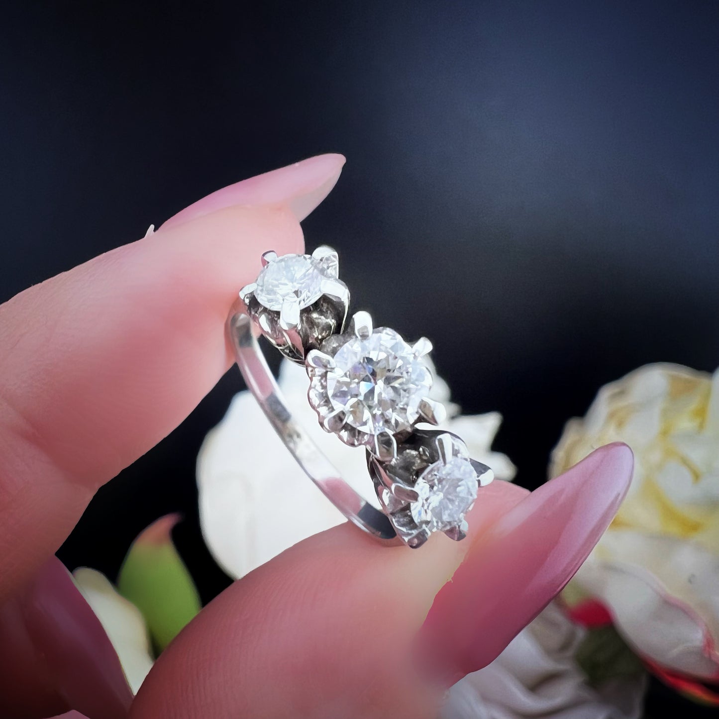 18K white gold and diamond trilogy ring. Italy, c. 1920.