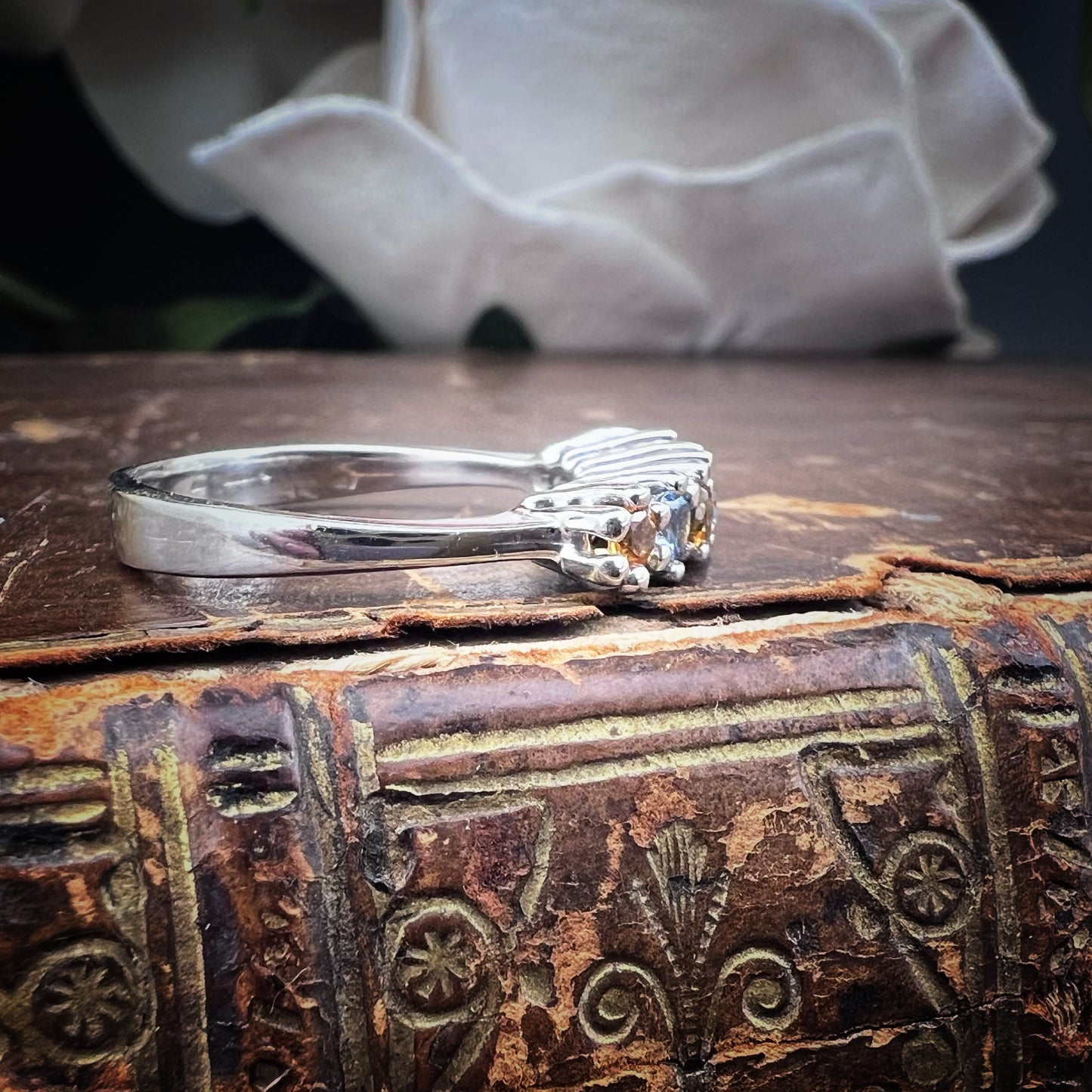 Vintage 18K Weißgold Ring mit blauem Topas und Madeira Citrin Quarz