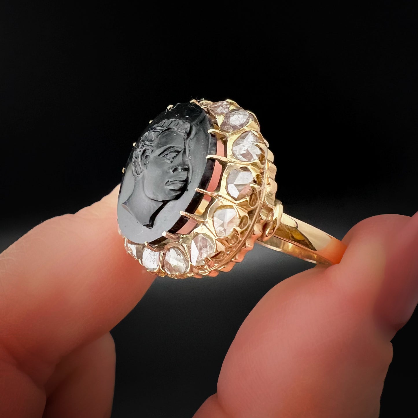 Goldring mit Onyx und Diamant Blackmoor