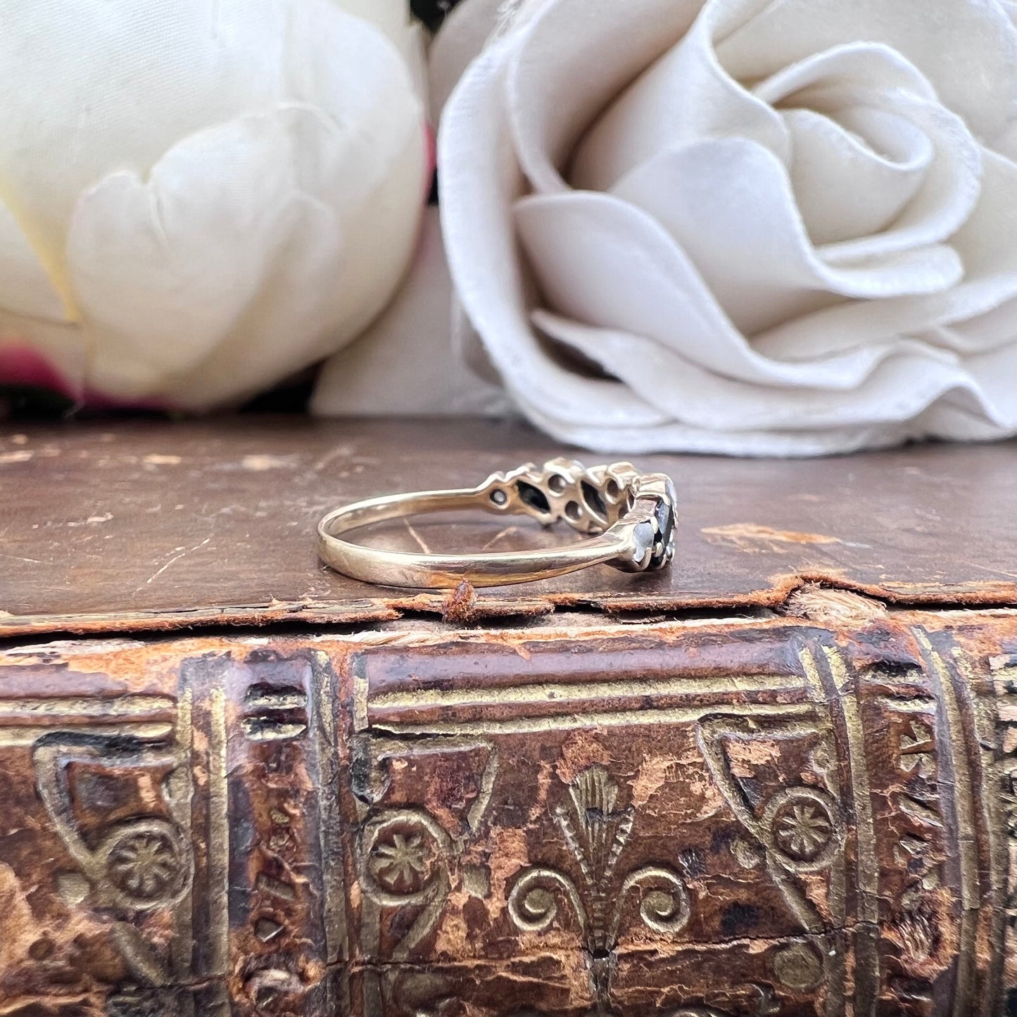 Anello vintage fede con zaffiri marquise e cristalli – Birmingham 1987