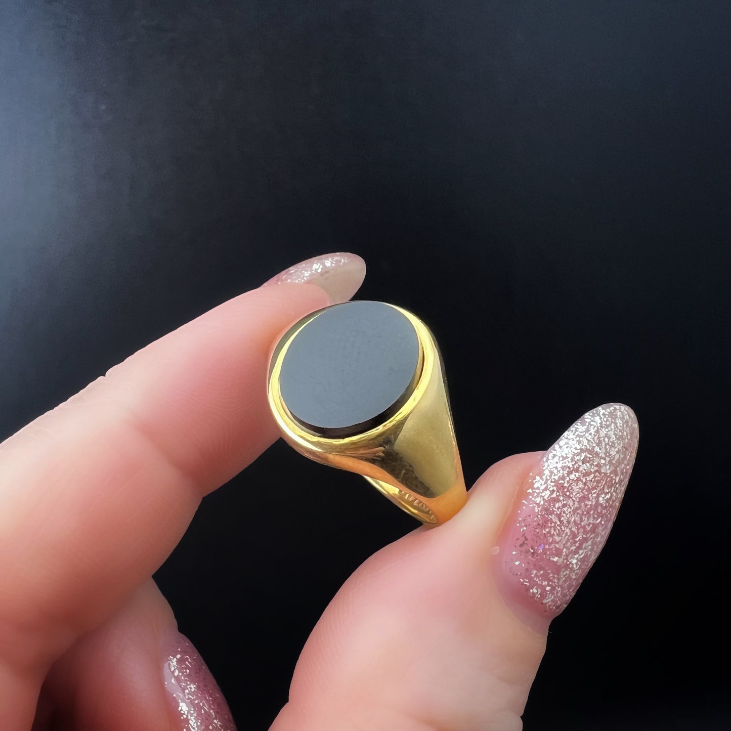 Anello vintage in oro 9 ct. e onice da uomo Londra 1964