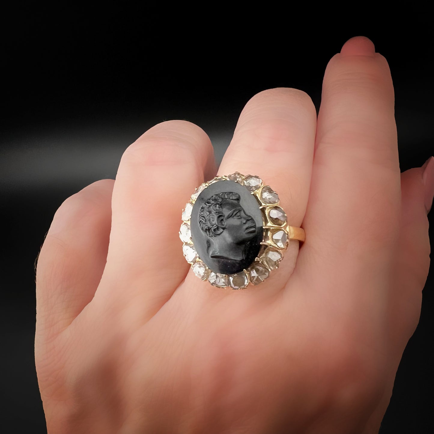 Goldring mit Onyx und Diamant Blackmoor