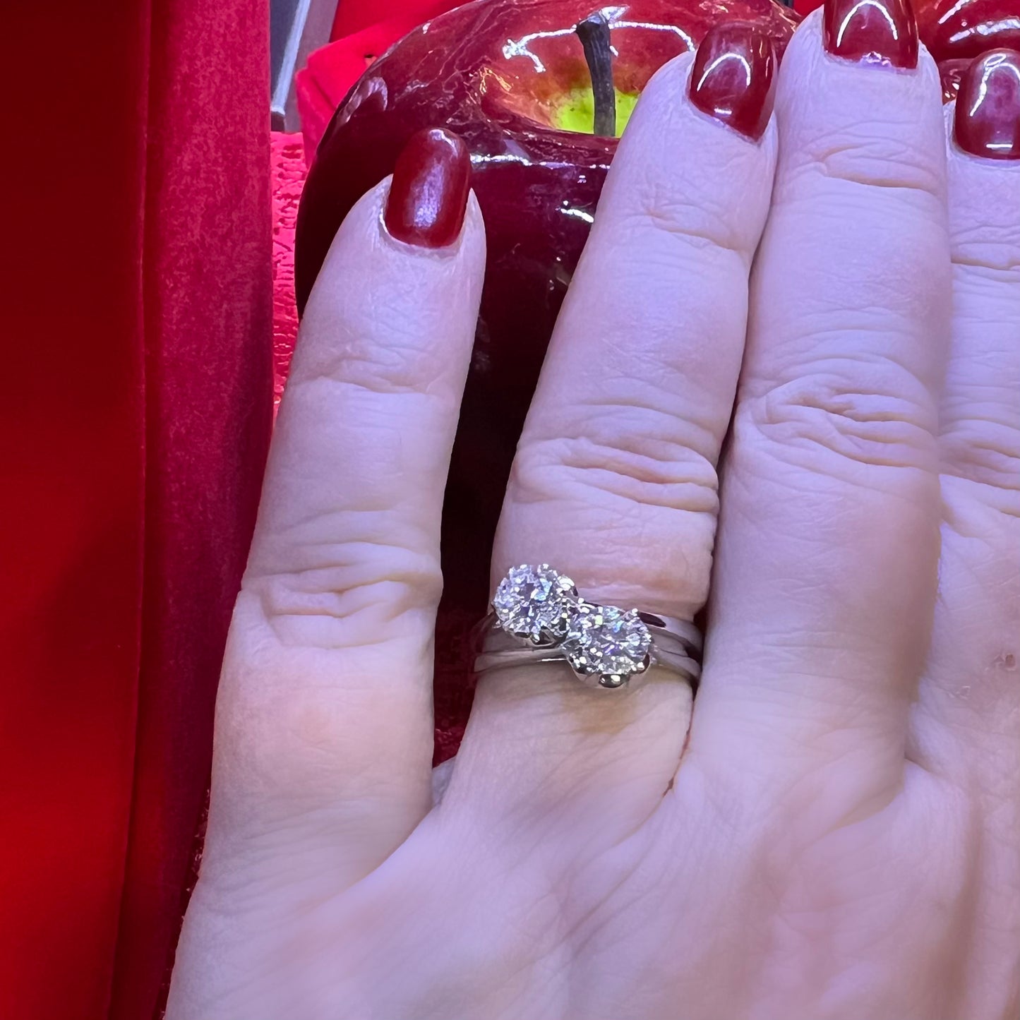 Anello “toi et moi” o contrariè oro bianco 18 kt e diamanti .52/.55 - .46/.48 ct. GIA