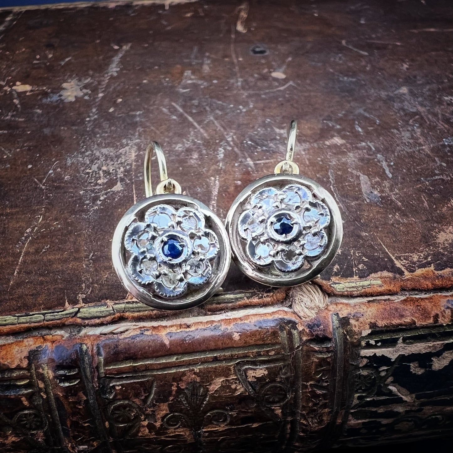 14K and 18K gold earrings with sapphires and diamonds. Italy, p. 900