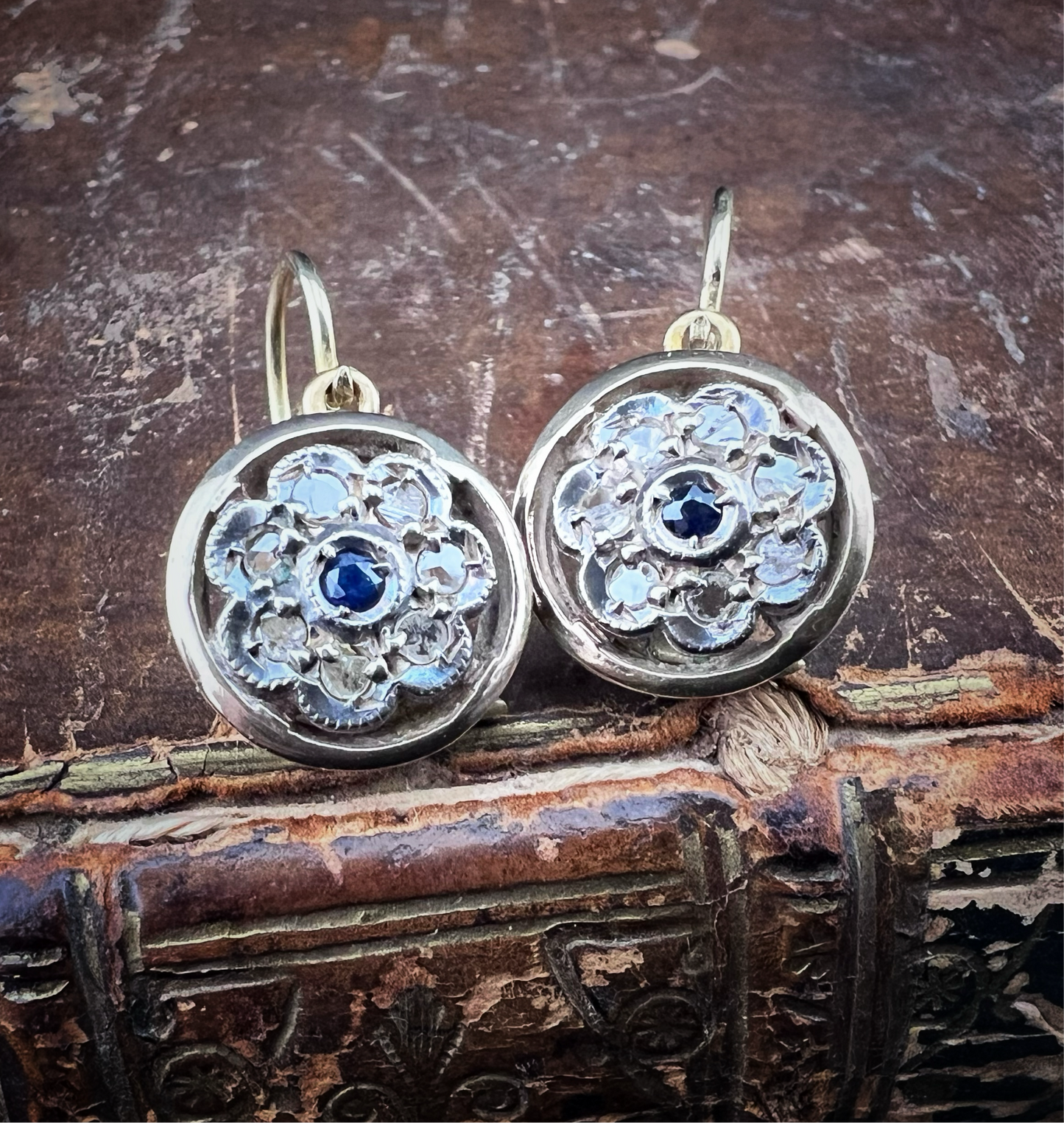 14K and 18K gold earrings with sapphires and diamonds. Italy, p. 900
