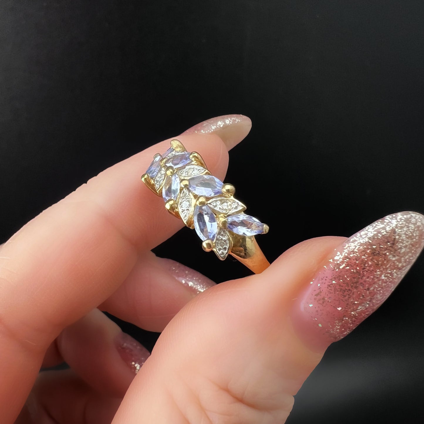 Englischer Vintage-Ring aus 9 Karat Gold mit Tansaniten und Diamanten