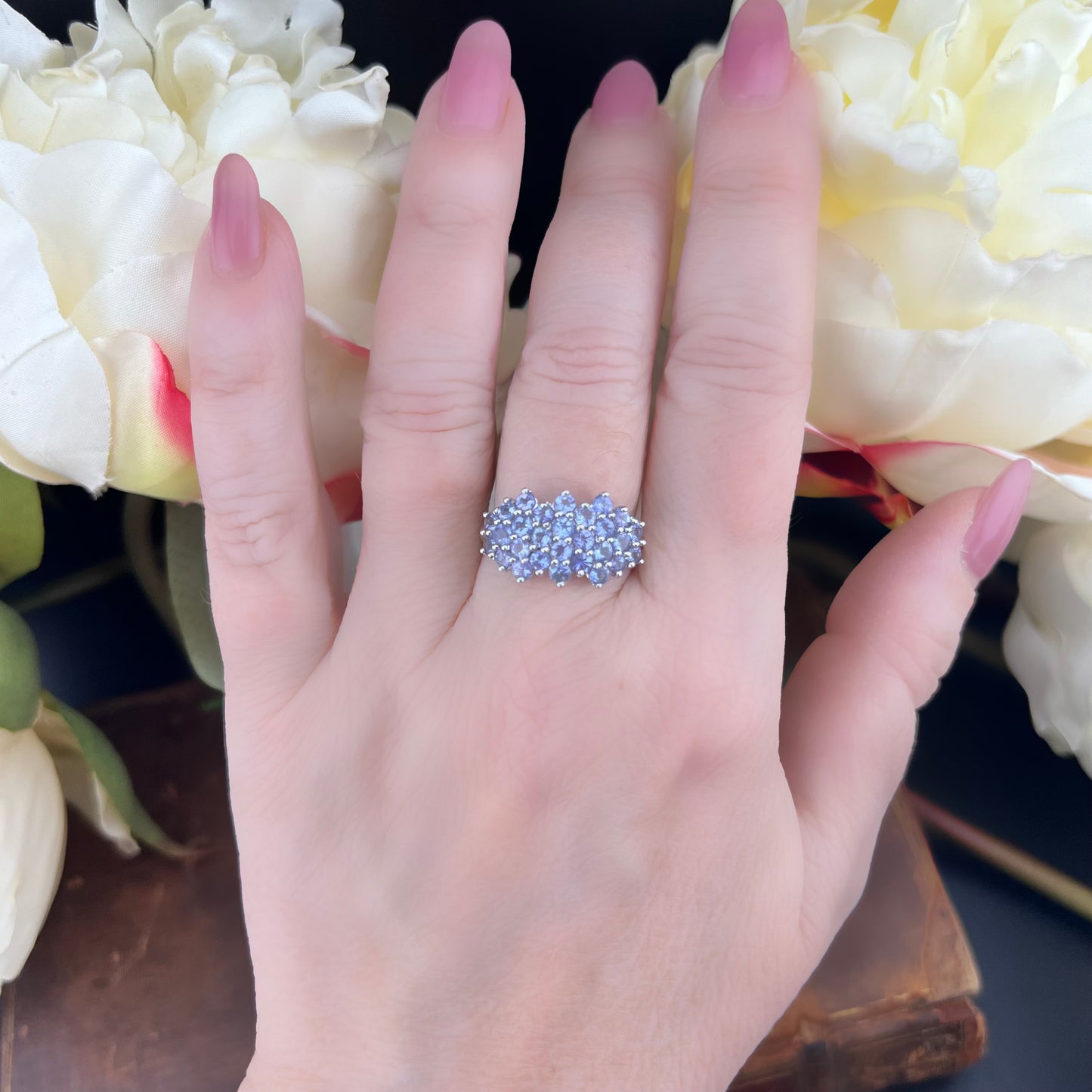 Ring with pavé of tanzanites