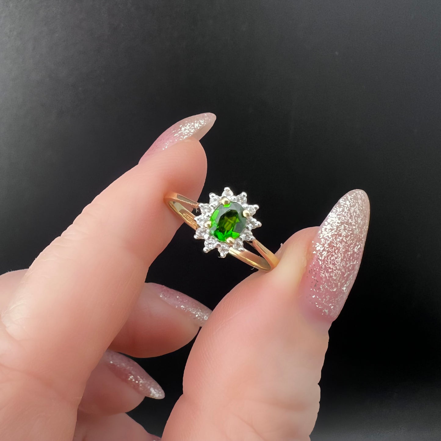 Vintage 9ct Yellow Gold Ring with Chrome Diopside and White Topazes