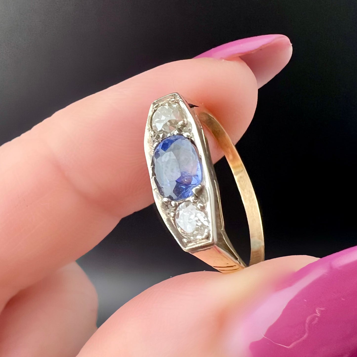 Trilogie-Ring aus 14 Karat Gold mit Saphir und alten Minendiamanten