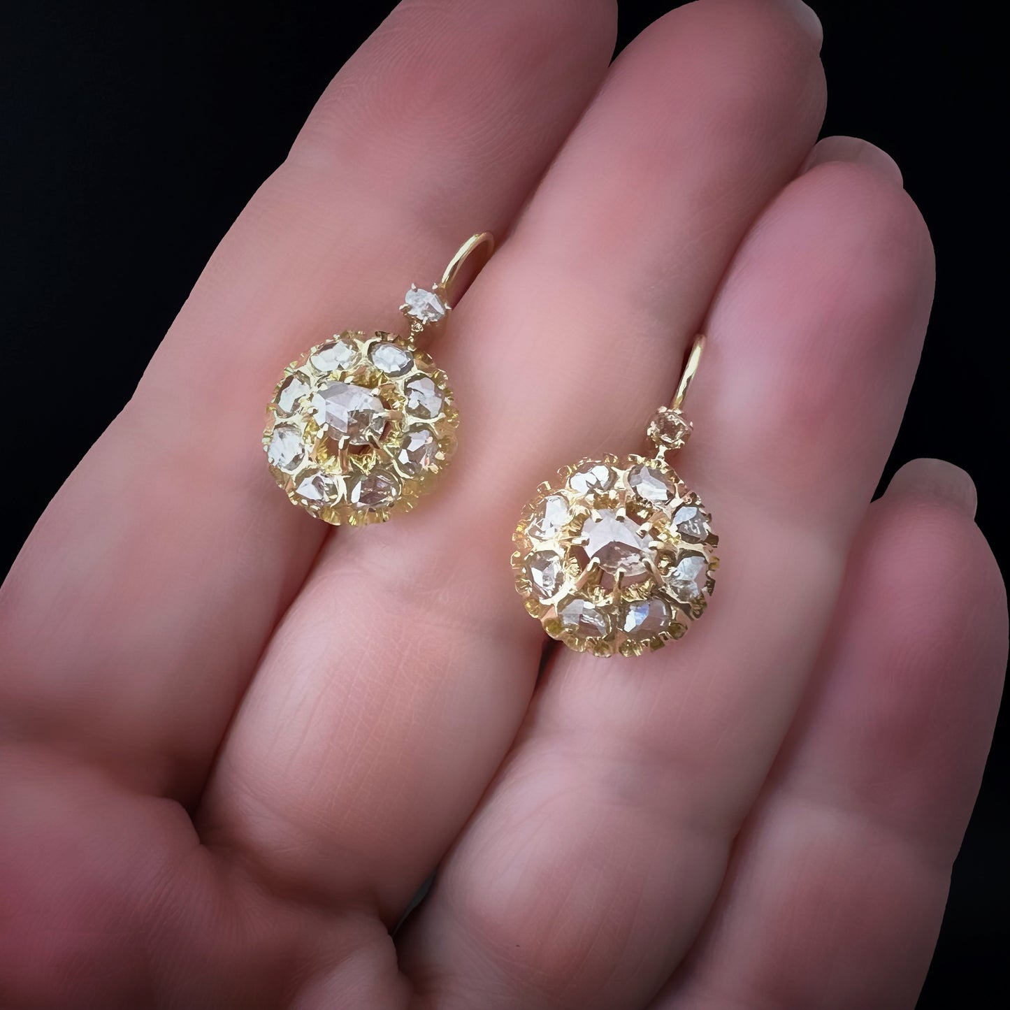Antique Italian earrings in 18k gold and diamonds