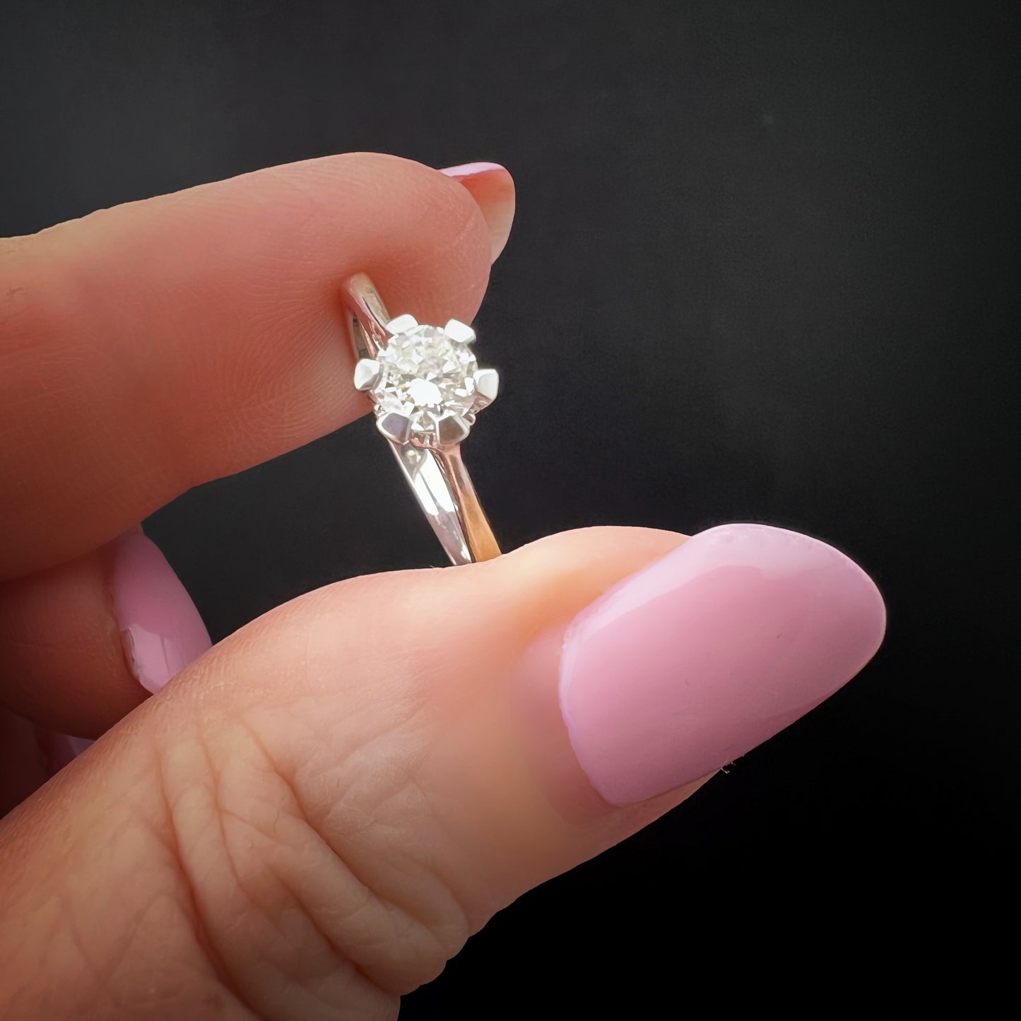 Solitärring aus 18 Karat Weißgold mit 0,33 Karat Diamant