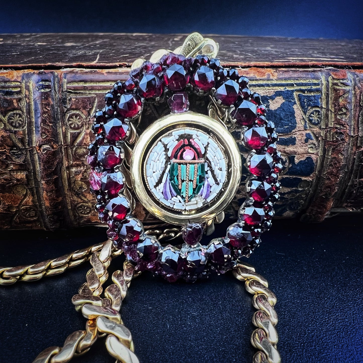 18K gold chain and pendant with scarab micromosaic