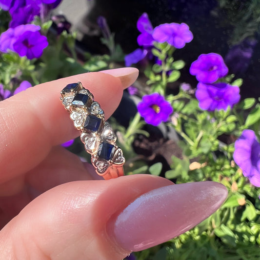 Fede-riviera inglese con zaffiri e diamanti – Oro giallo 9 carati