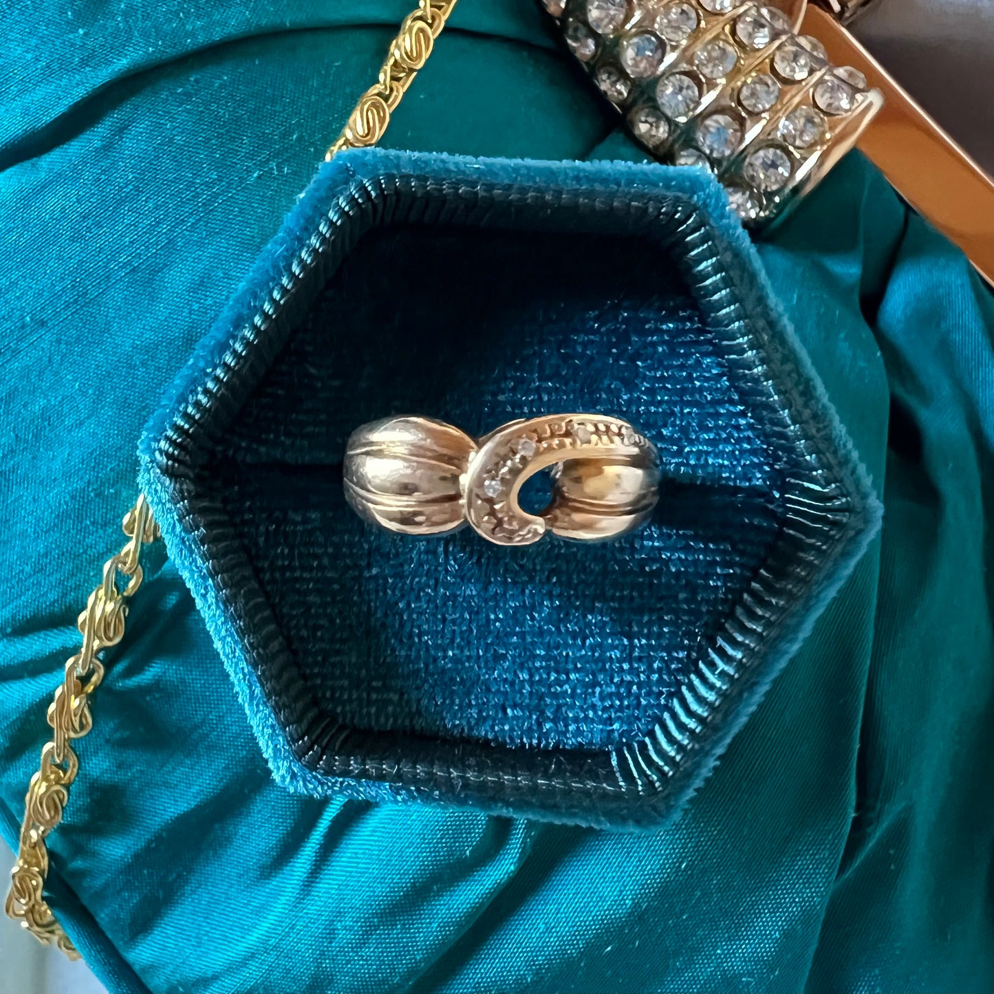 Bandring mit Diamanten