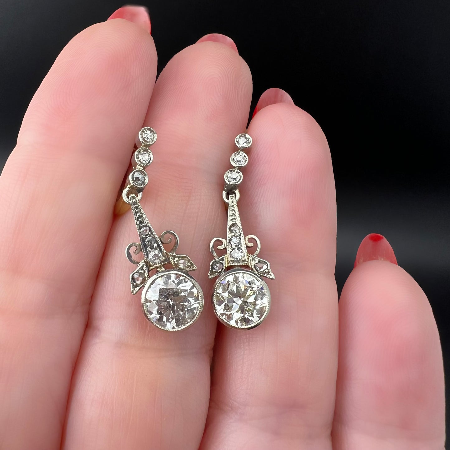 Orecchini Art Déco in Oro e Diamanti (Primi del '900 ct 2.28)