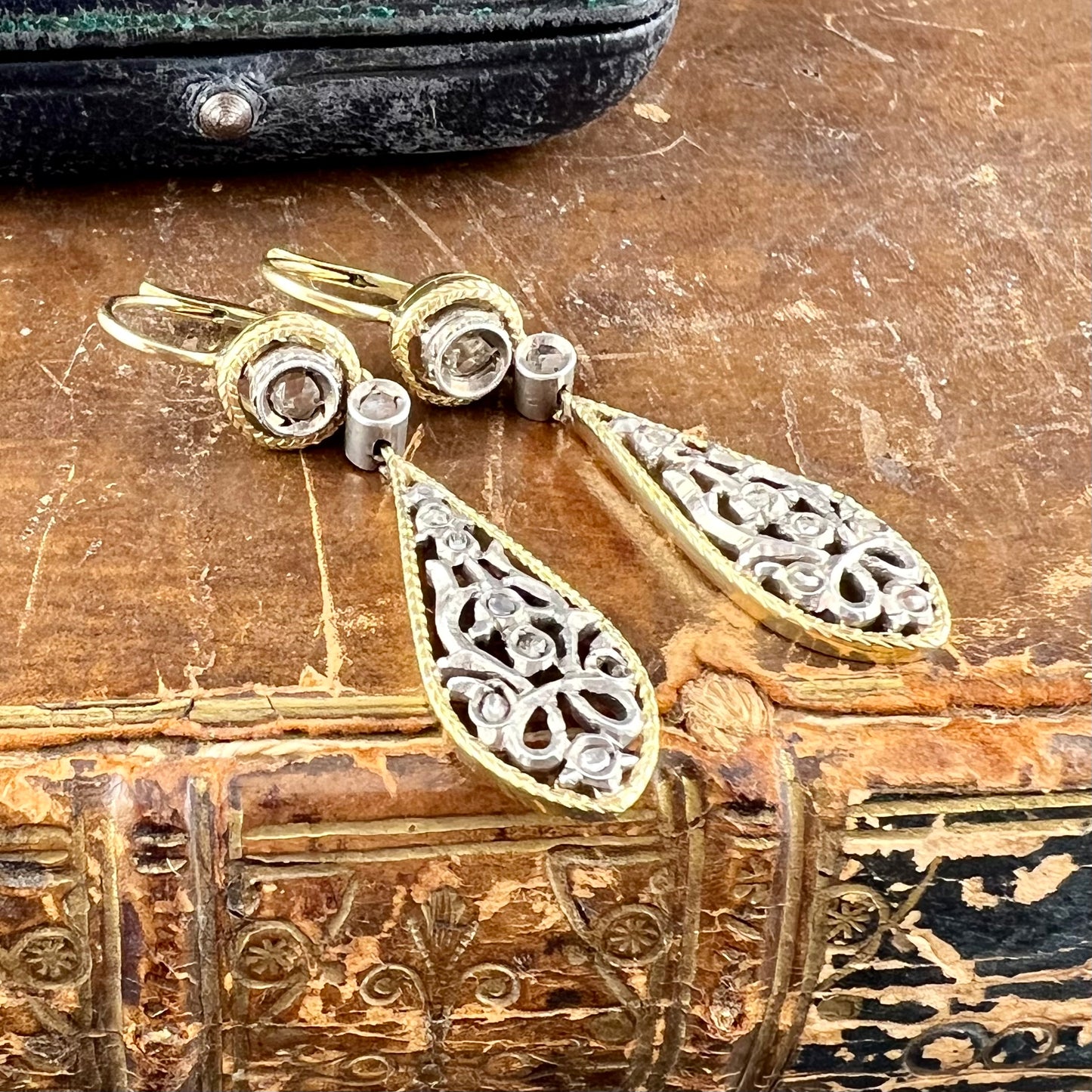 18k gold drop earrings with rose cut diamonds set in silver. Italy c. 1920.