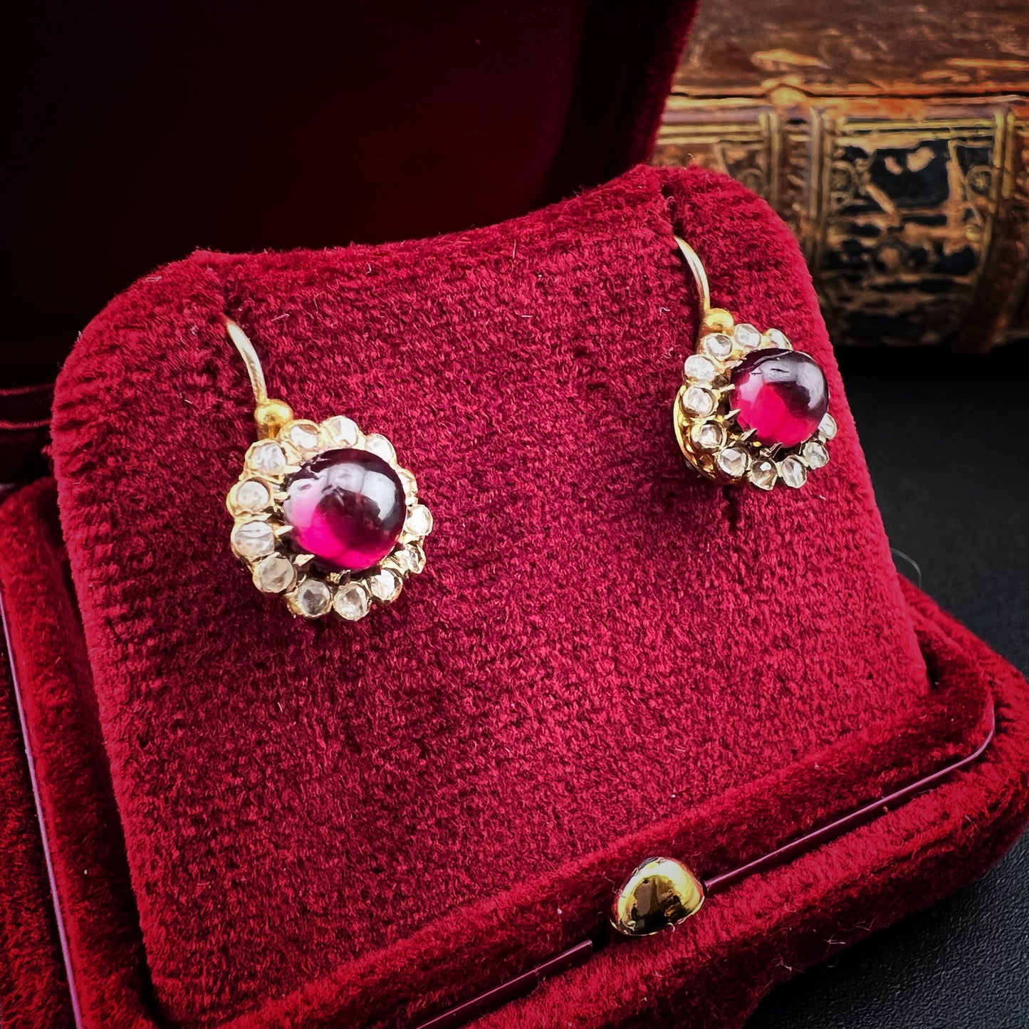 18K Gold Earrings with Cabochon Spinels and Diamonds – Late 19th/Early 20th Century