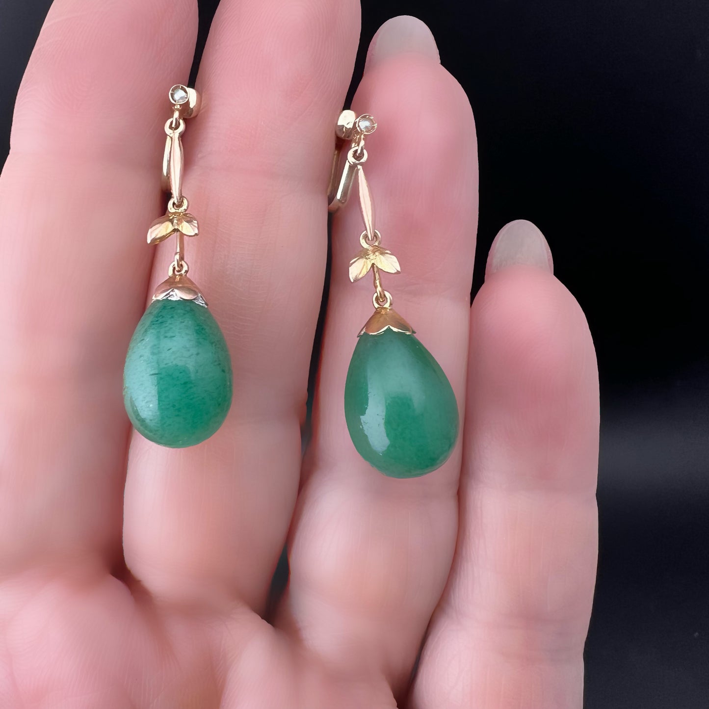 1940s gold earrings with green aventurine