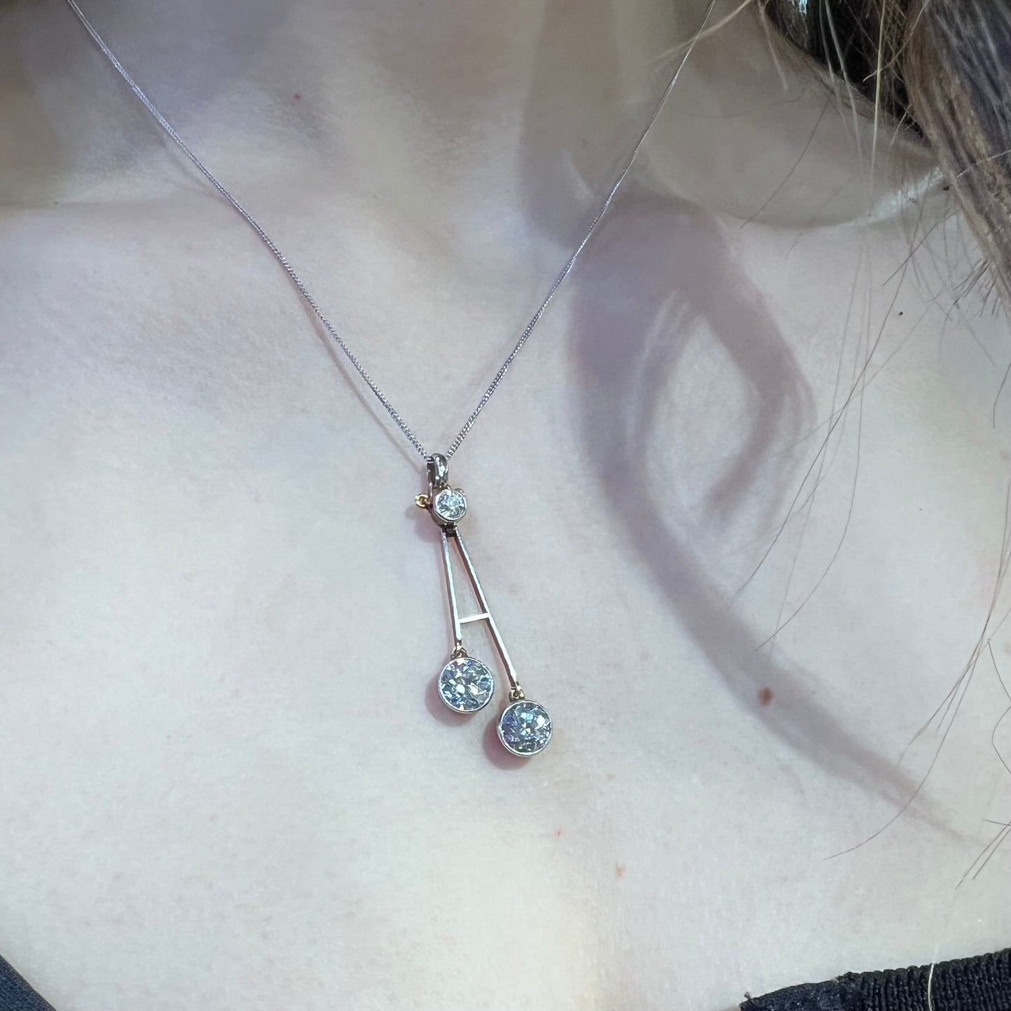 Art Deco pendant in 18k gold and 2.25 carats of diamonds