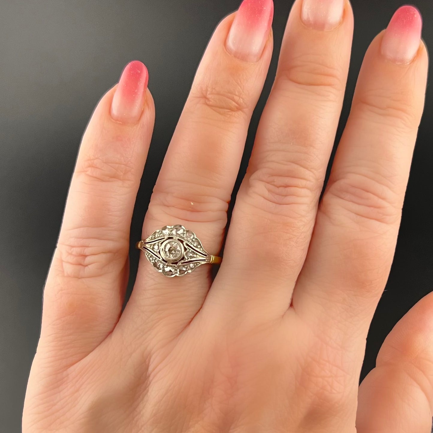 18k yellow and white gold ring with diamonds, Italy, c. 1930