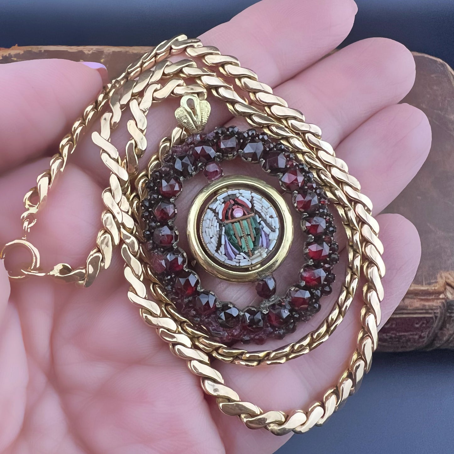 18K gold chain and pendant with scarab micromosaic