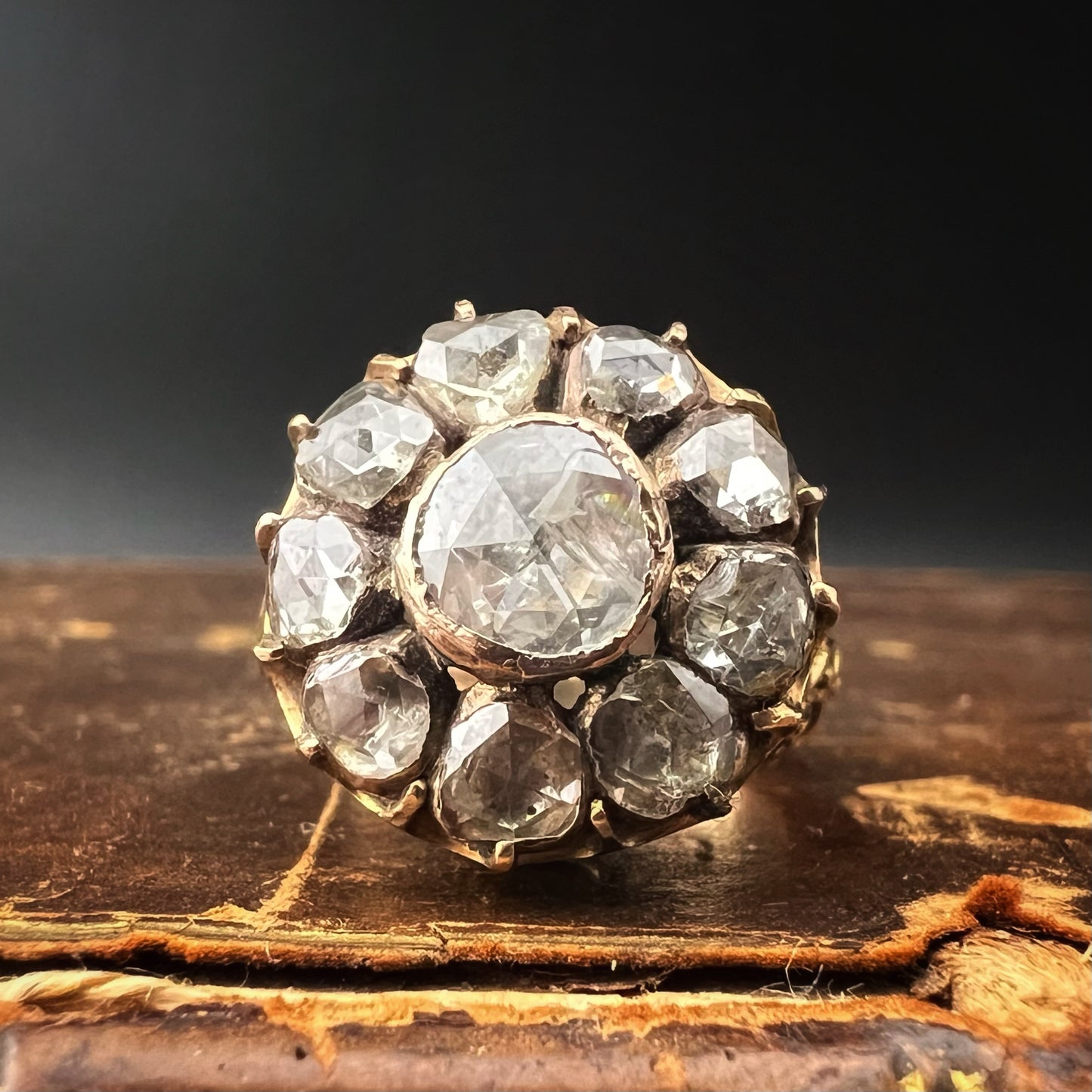 Large ring from the early 19th century in 18 ct gold and rose-cut diamonds for approximately 2 ct