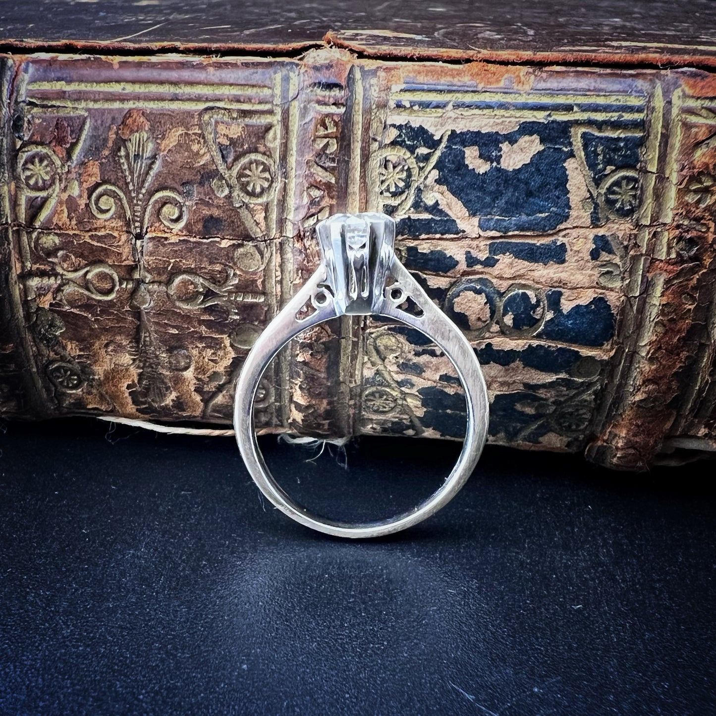 Solitärring aus 18 Karat Weißgold mit 0,33 Karat Diamant