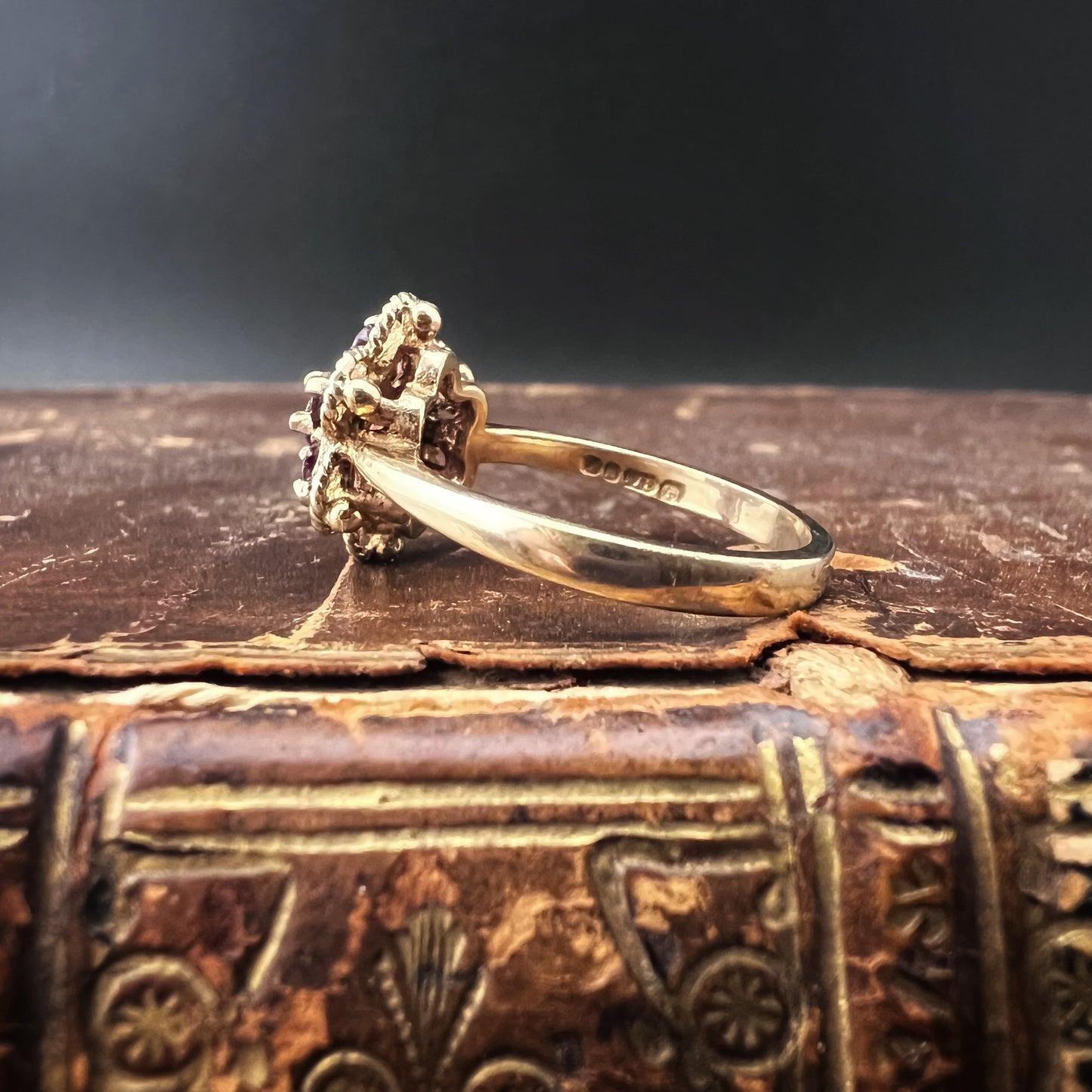 Vintage 9ct gold daisy ring with rubies