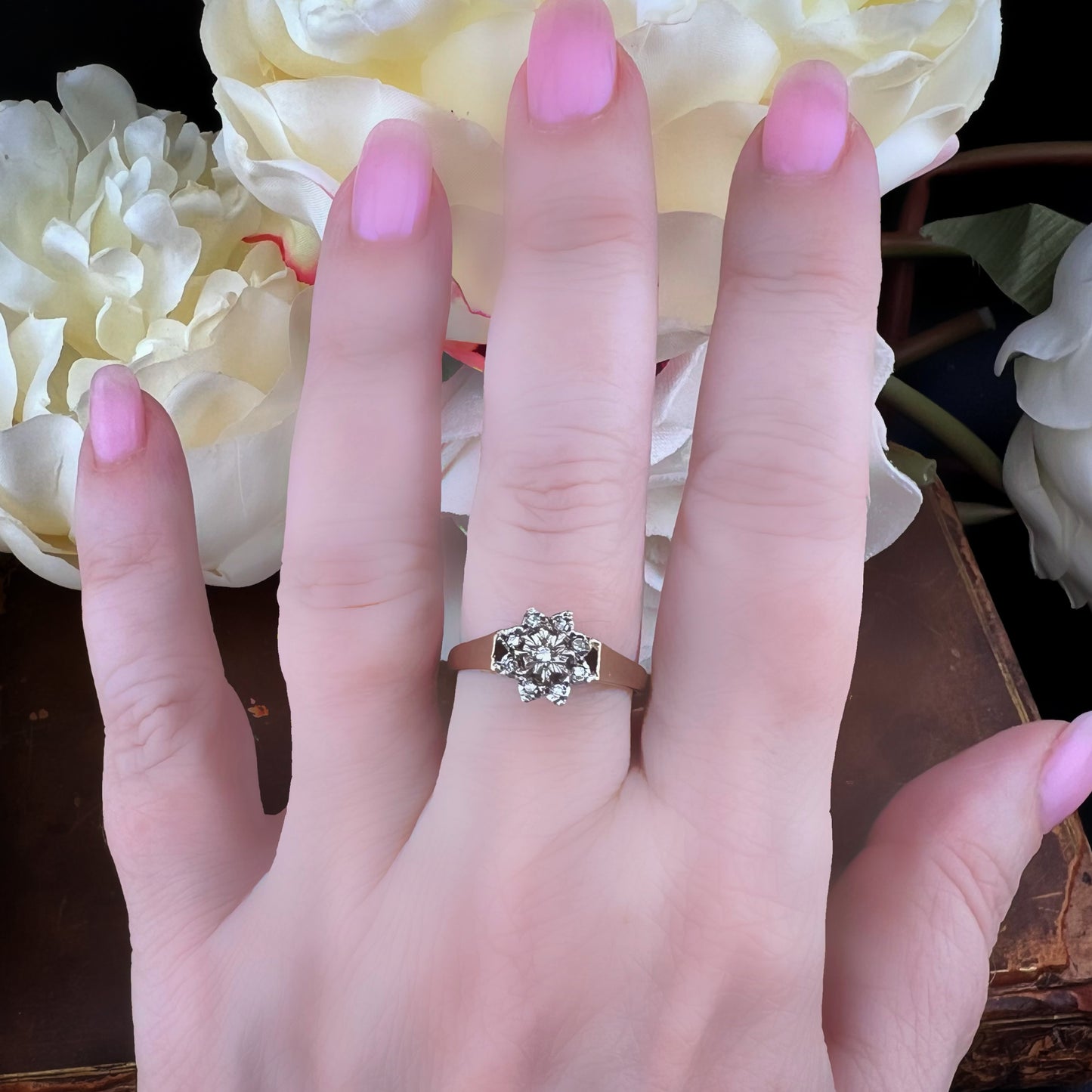 Anello vintage a margherita o stella con diamanti – Birmingham, 1980