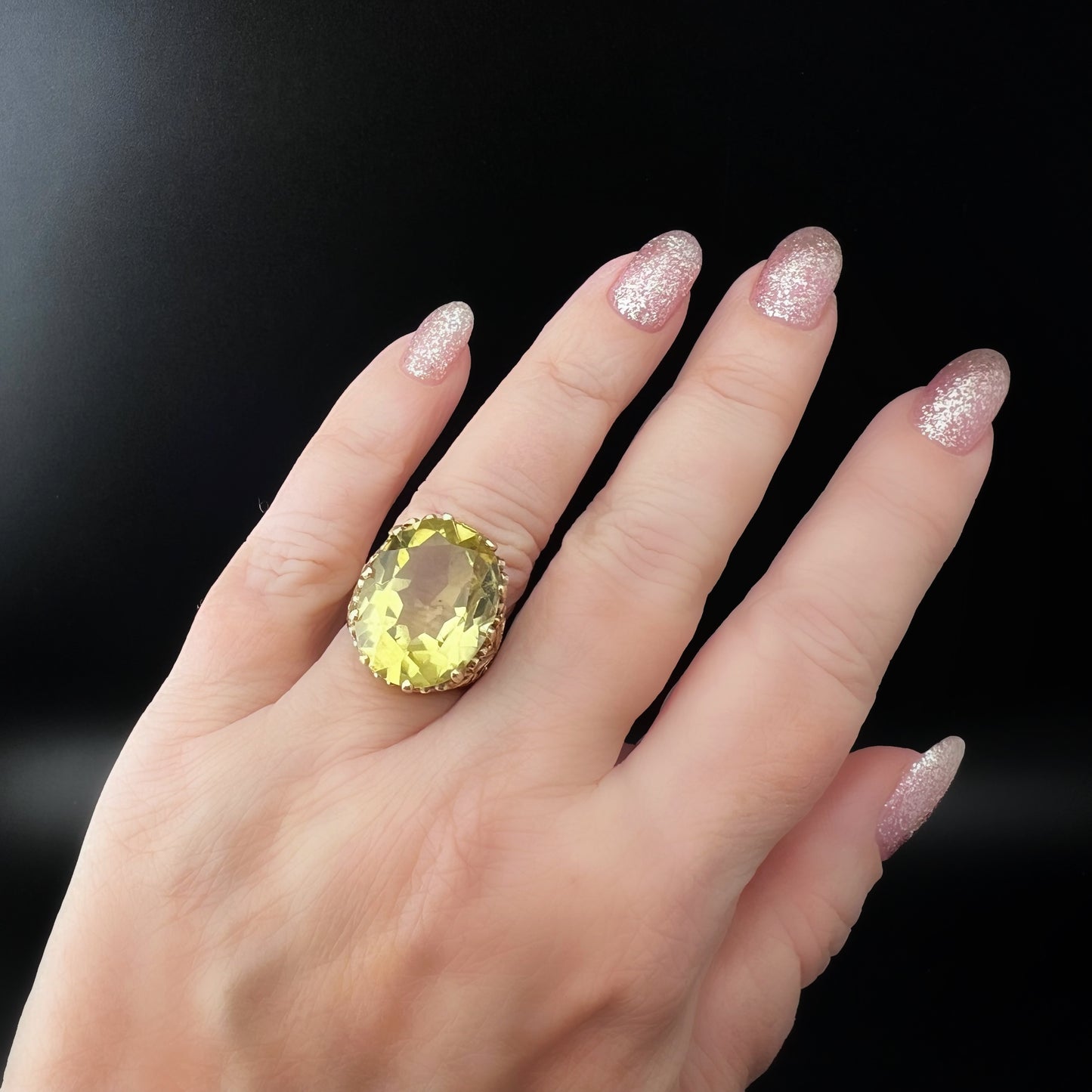 Gold cocktail ring with lemon citrine 35 ct London 1967