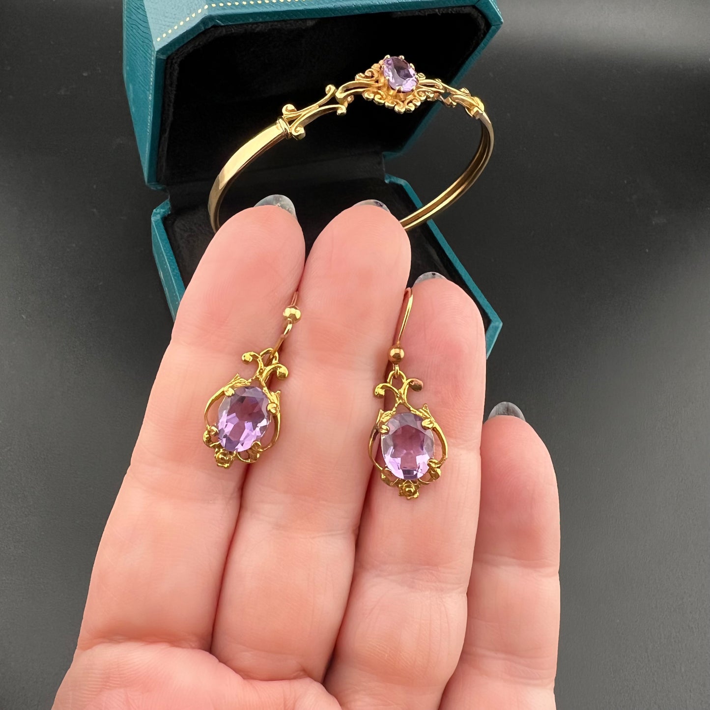 9ct gold and amethyst bracelet and earrings set