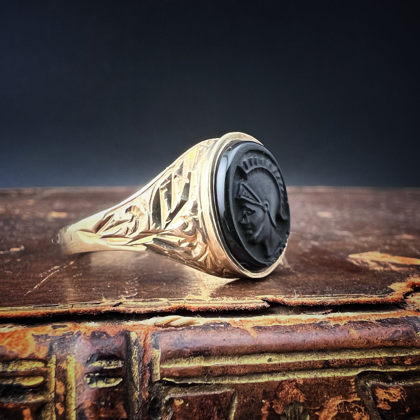 Vintage English 9ct gold ring with onyx cameo