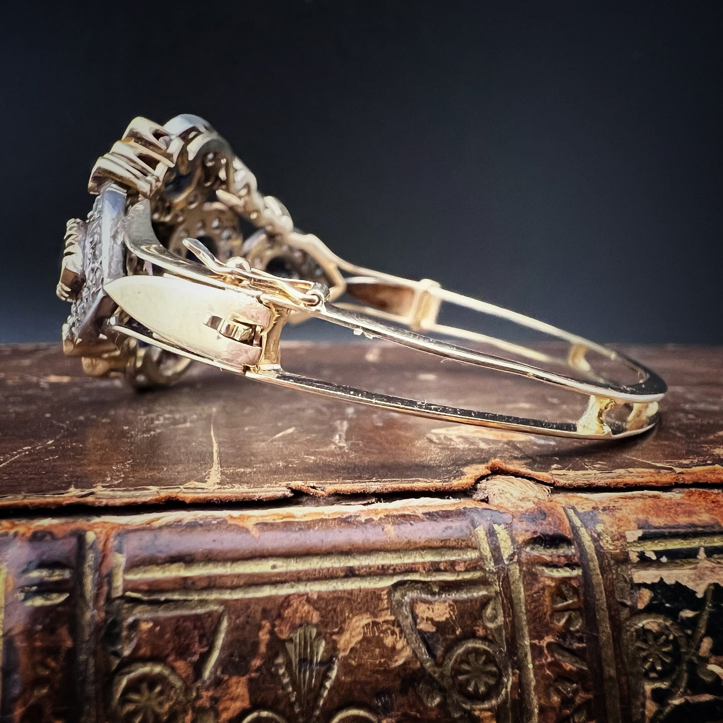 Vintage bracelet with sapphires and diamonds