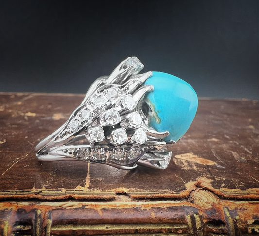 Imponente anello in oro bianco con turchese naturale e diamanti – Manifattura anni ’50