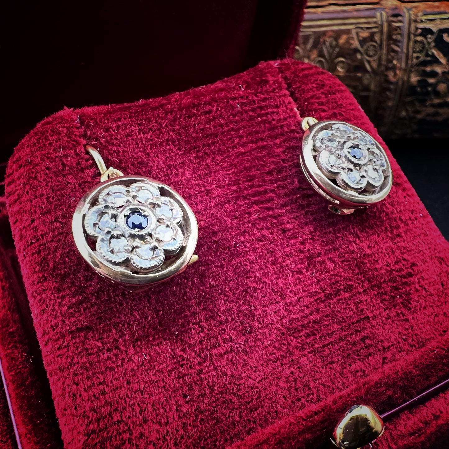14K and 18K gold earrings with sapphires and diamonds. Italy, p. 900