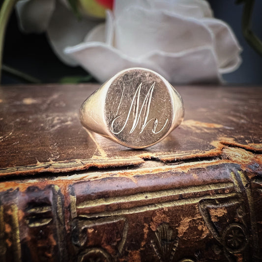 Lady Chevalier in Oro 9 Carati con Iniziale “M” – Londra 1973