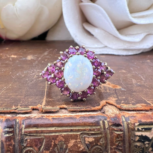 Anello vintage in oro giallo 9 ct con opale e rubini – Birmingham, 1989