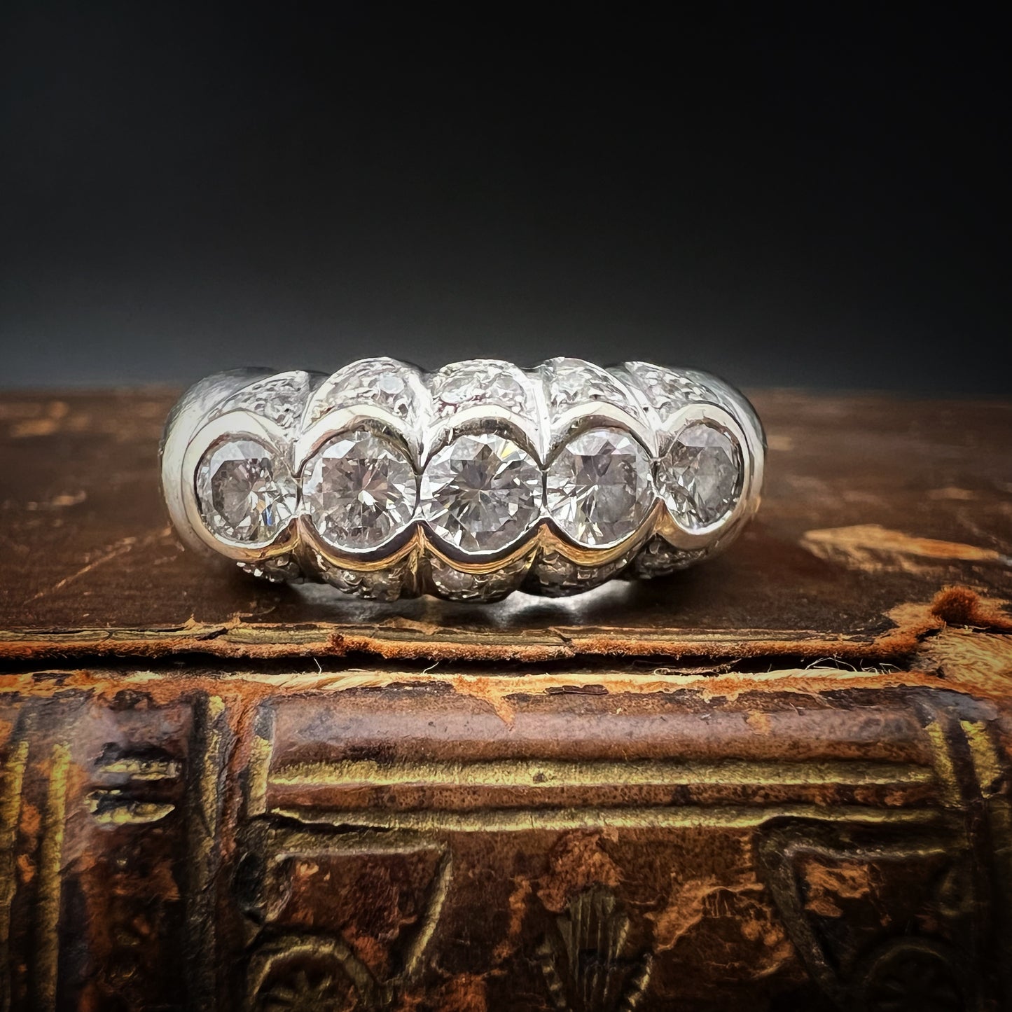 Riviera-Bandring aus 18 Karat Gold und Diamanten von insgesamt 1,40 Karat