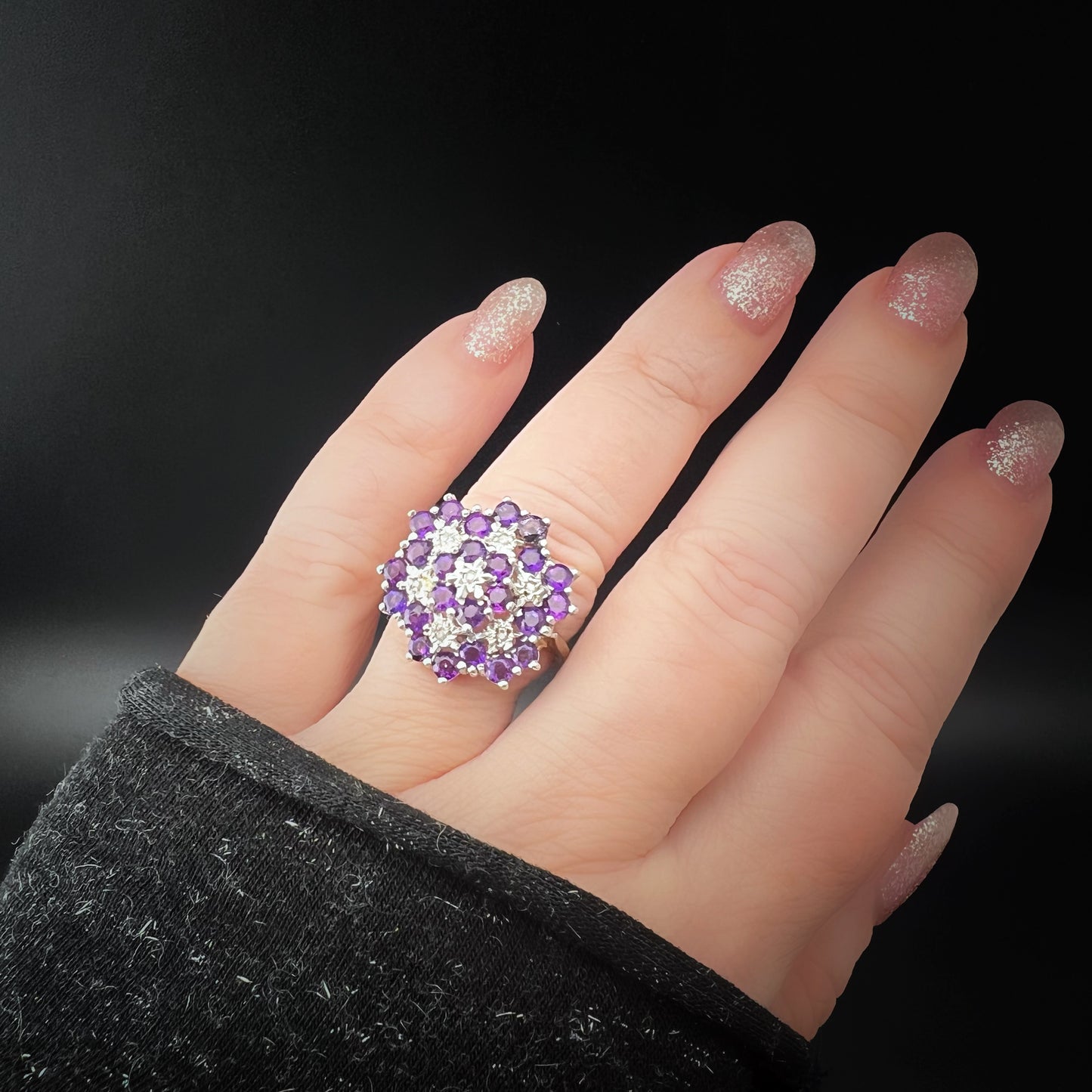 Large flower ring in gold, amethysts and diamonds - Birmingham 1954