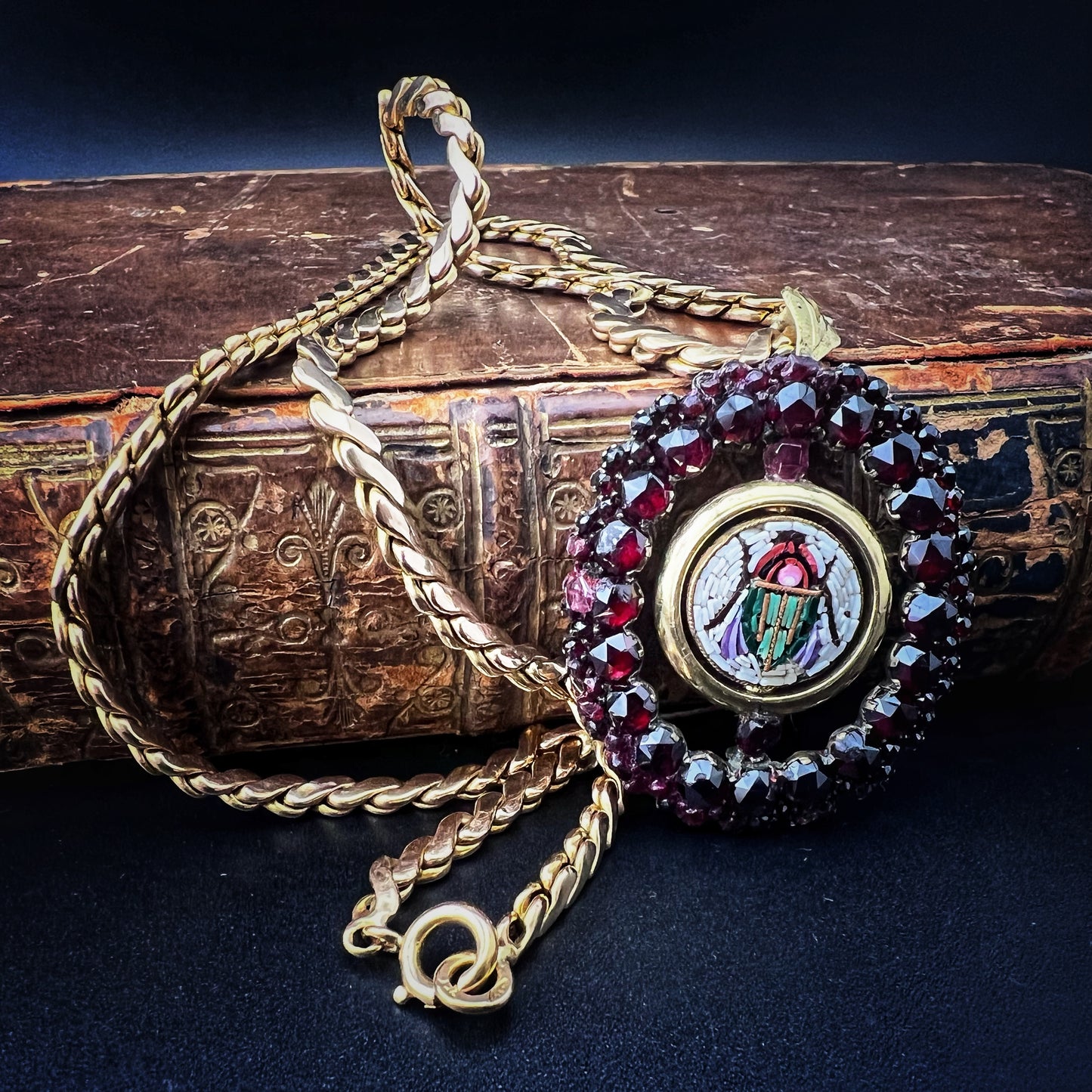 18K gold chain and pendant with scarab micromosaic