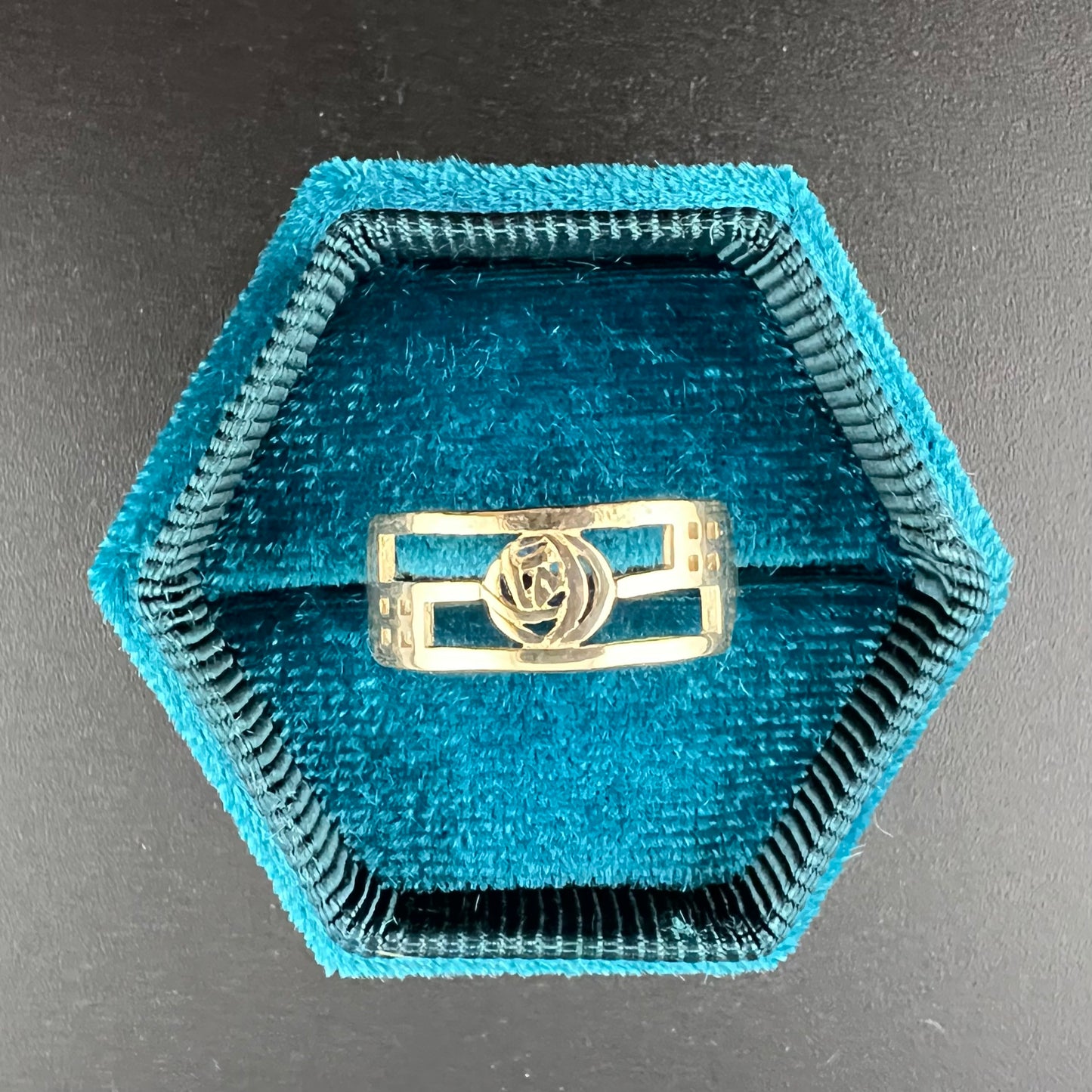 Mackintosh style gold ring