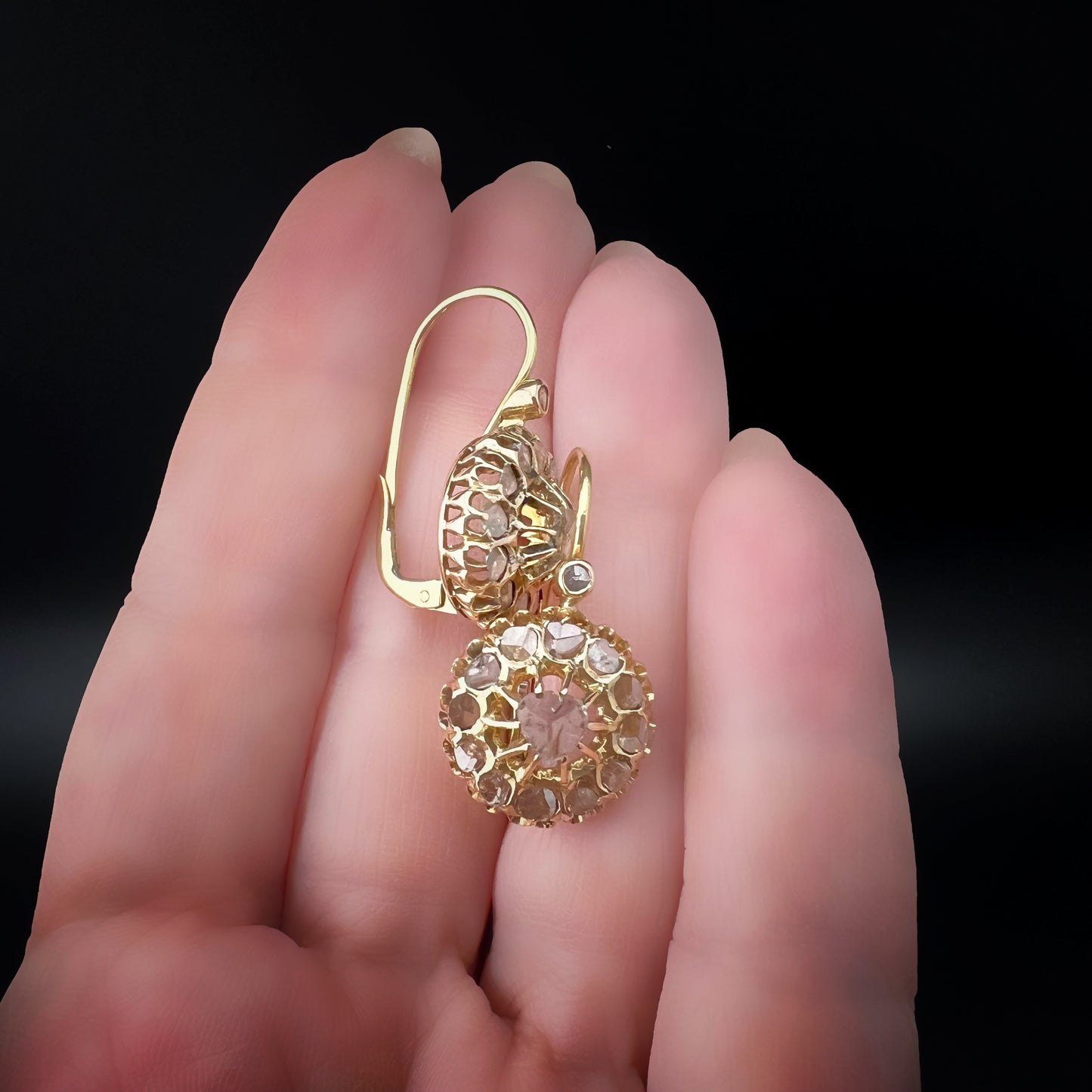 Orecchini a monachella in oro 18 e diamanti
