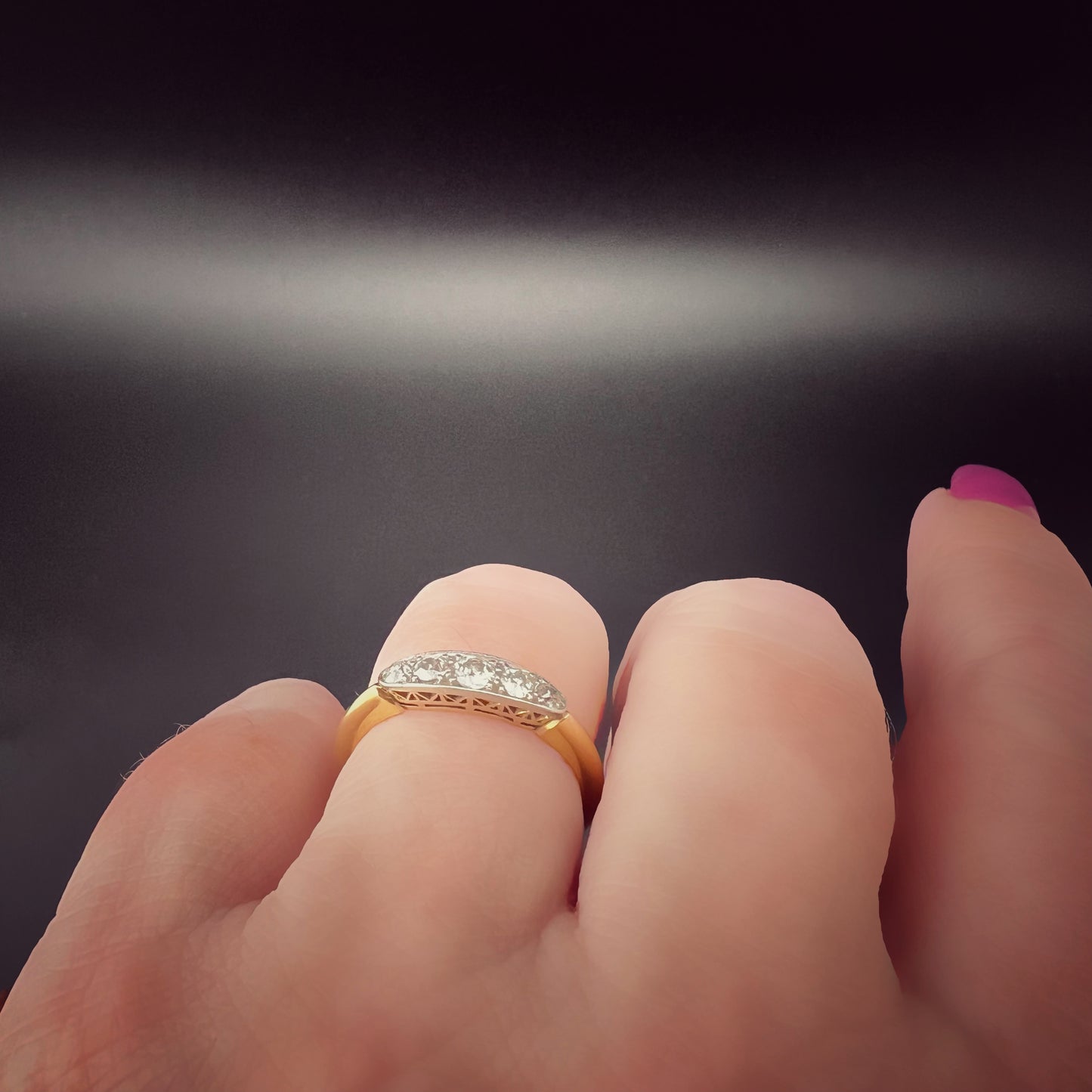 Antique Riviera ring in 18k gold and old mine diamonds