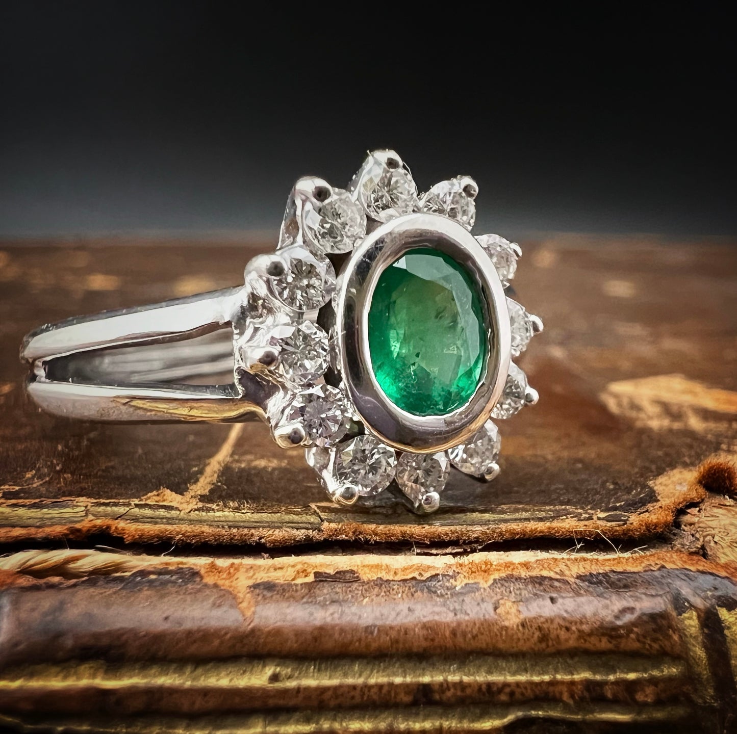 18K Gold Emerald and Diamond Daisy Ring