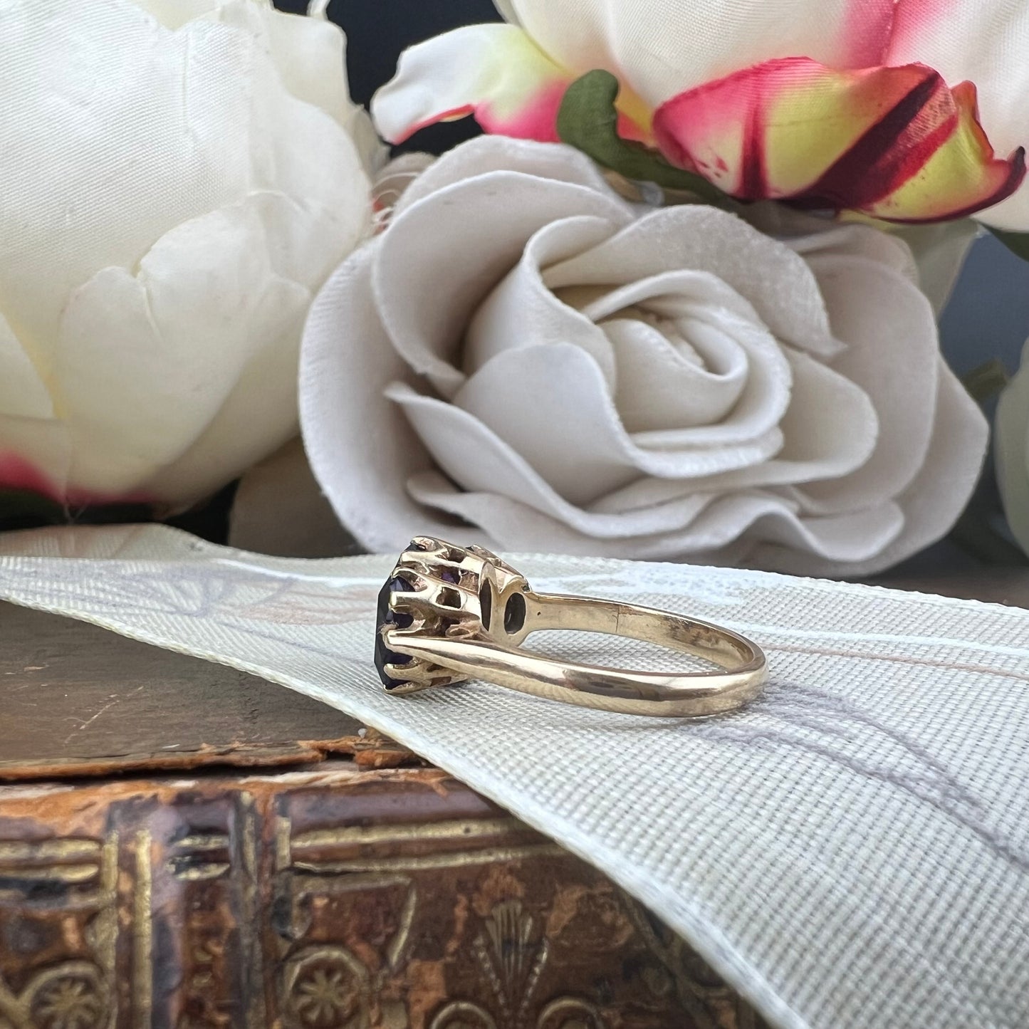Anello trilogy con ametiste in oro giallo – Vintage anni ’70
