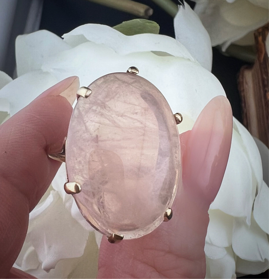 Anello da cocktail con quarzo rosa rutilato – Oro 9 ct – Inghilterra, ca. 1980