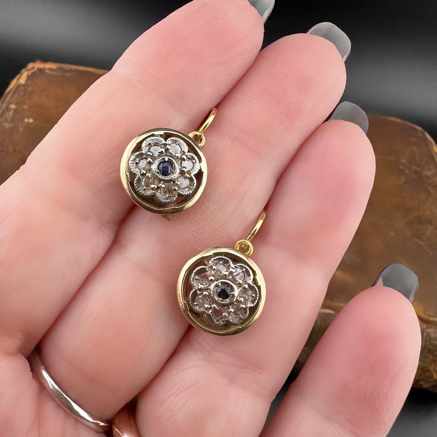 14K and 18K gold earrings with sapphires and diamonds. Italy, p. 900